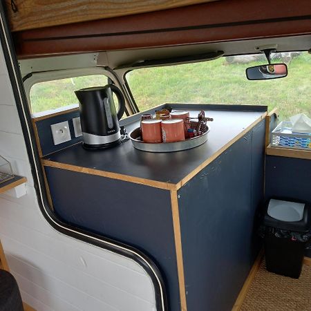 Camping Car Vintage Saint-Barthelemy-le-Plain Eksteriør billede